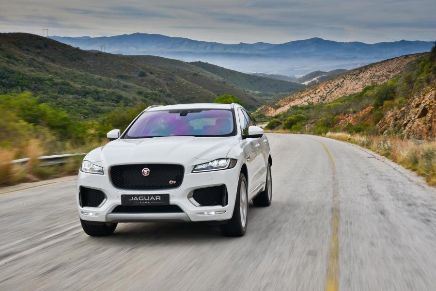 Jaguar F-Pace S 30d AWD 2016 года  (ZA) (фото 9 из 27)